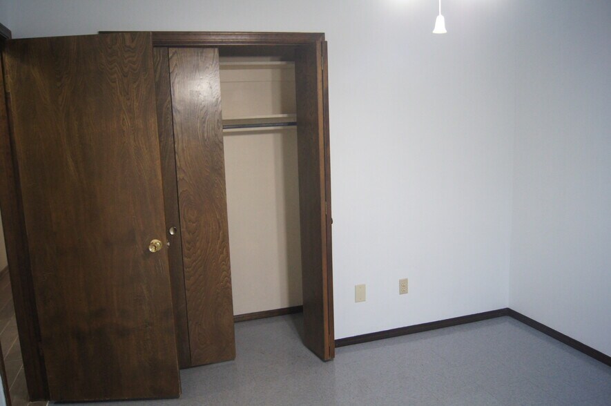 Building Photo - 1213 Frederick Dr