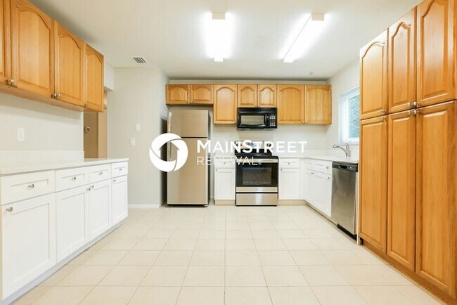 Building Photo - 3 Bedroom Pet-Friendly Home in NORTH PORT, FL with Main Street Renewal