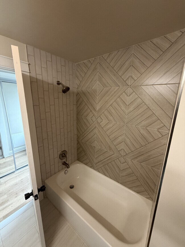 Building Photo - 13715 Thornhurst Ave