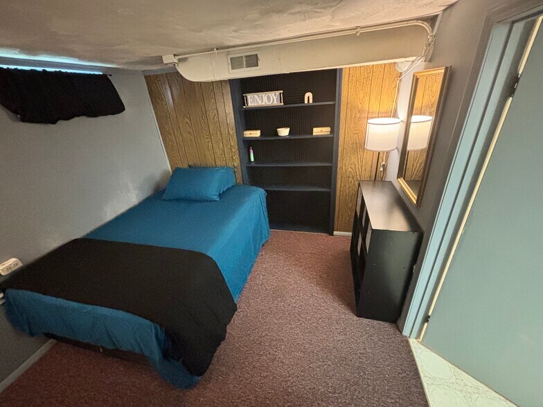 Building Photo - 4331 Sadie Ln