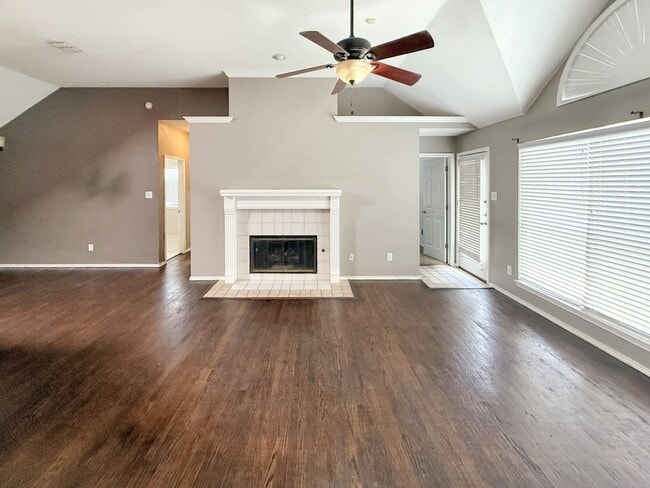 Building Photo - 3-Bedroom Home for Lease in Carrollton – U...