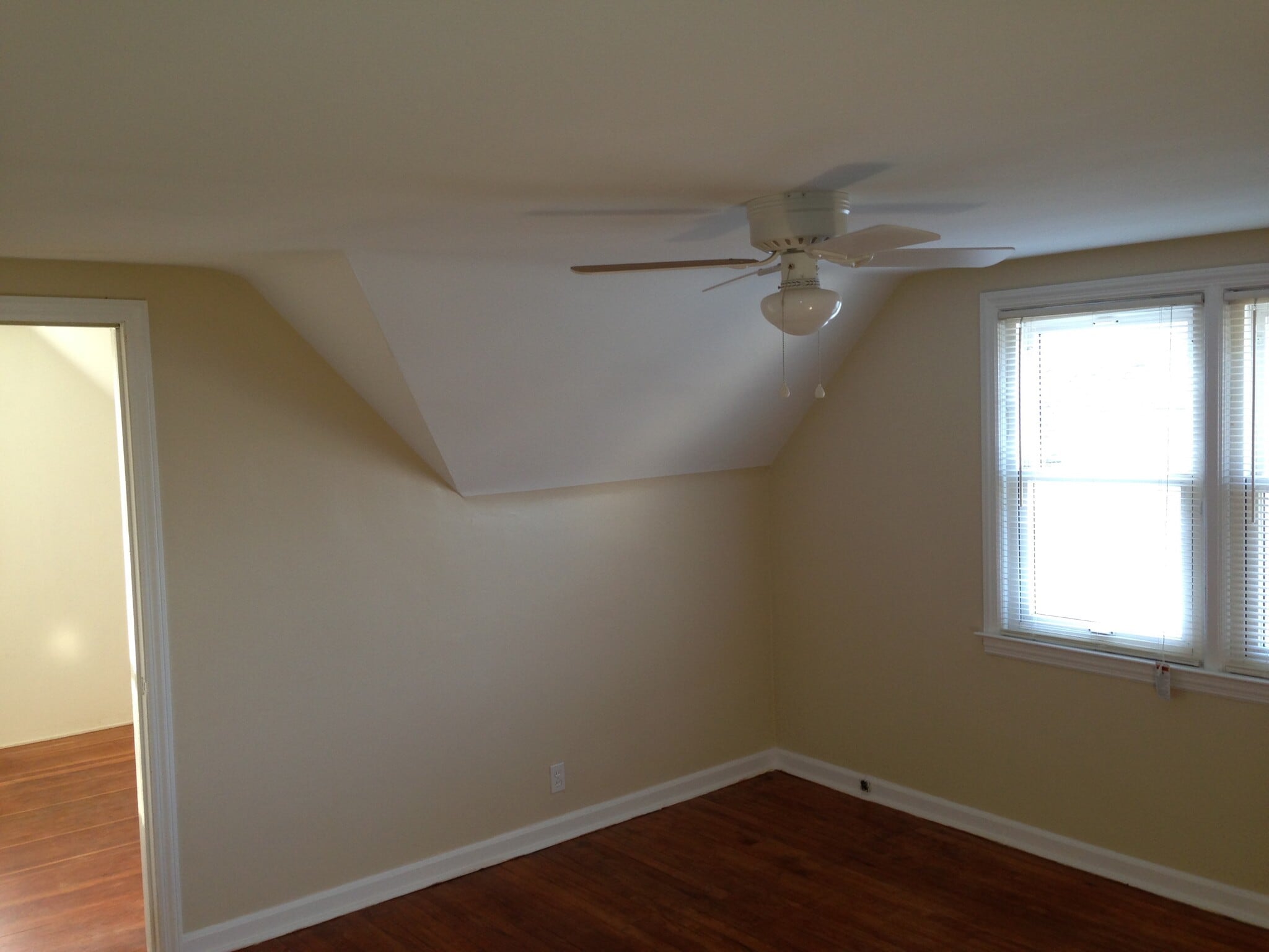 Building Photo - 2332 Monroe Ave NE