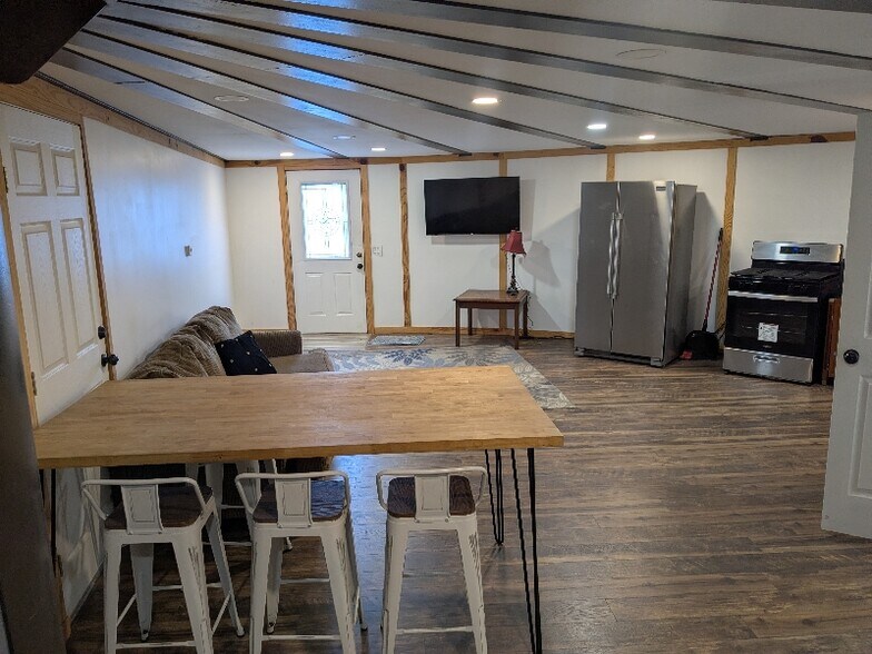 Building Photo - 526 Allen Dr