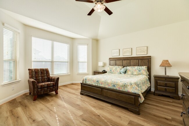 Building Photo - 2329 Vineyard Terrace Ln