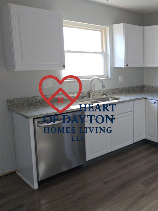 Building Photo - 107-107 Gloria Ave