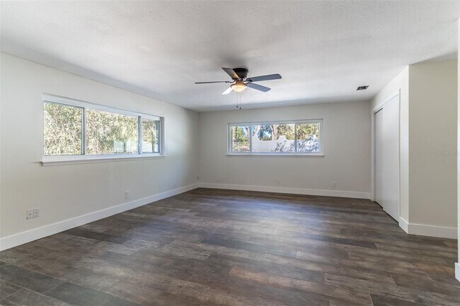 Building Photo - 16880 SE 63rd Ln