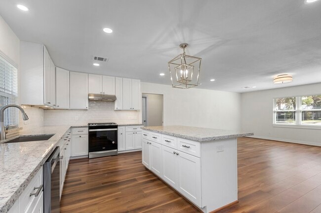 Building Photo - 10218 Moorberry Ln