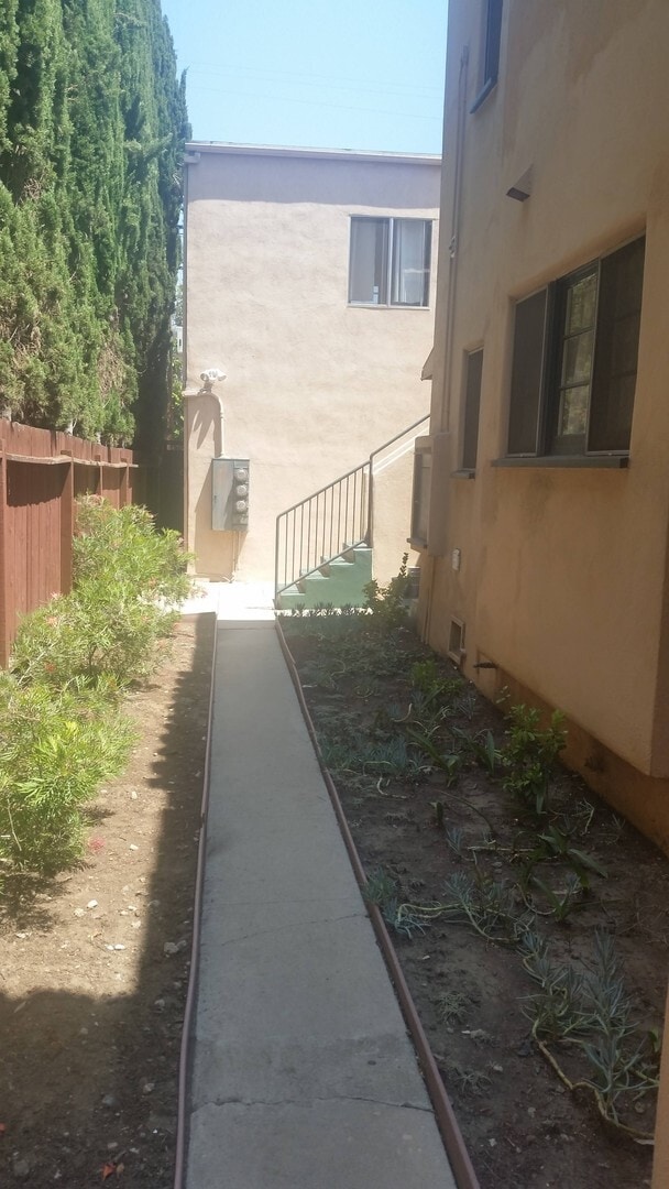 Building Photo - Doheny