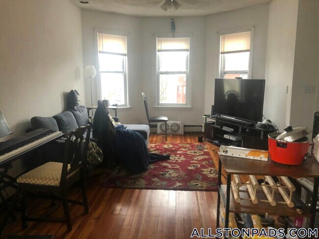 Building Photo - 58 Mansfield St