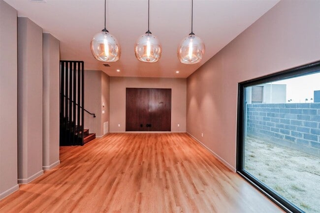 Building Photo - 7219 Rocio Dr