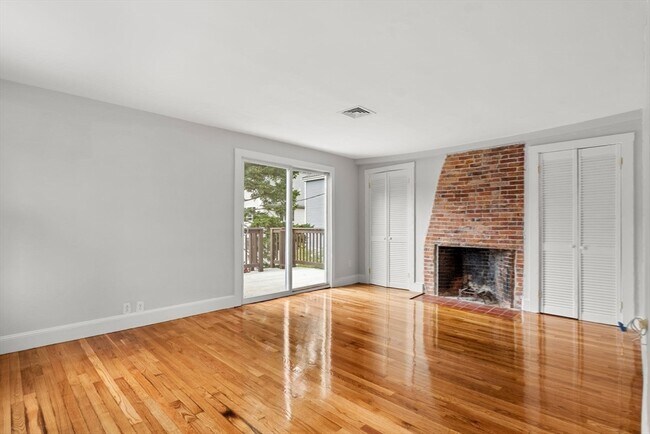 Building Photo - 6 Blaney St