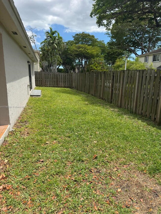 Building Photo - 9847 SW 117th Pl