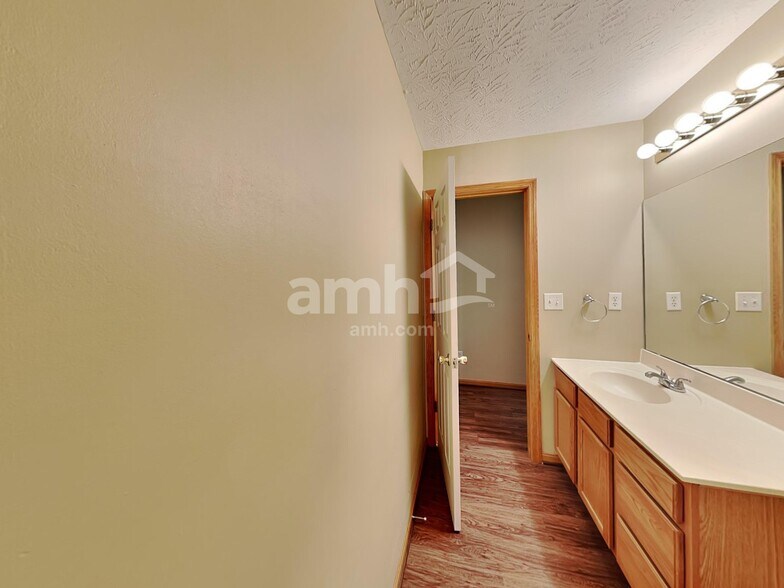 Building Photo - 55 Saddle Creek Ln