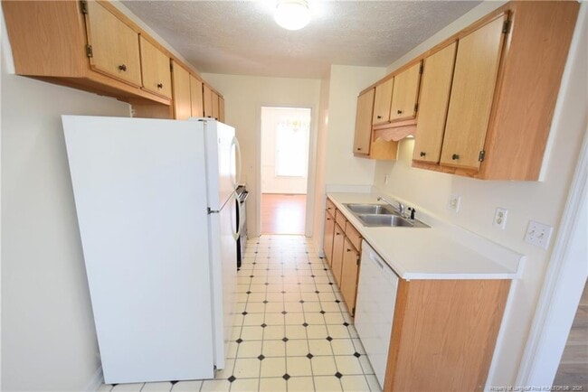 Building Photo - 6549 Applewhite Rd