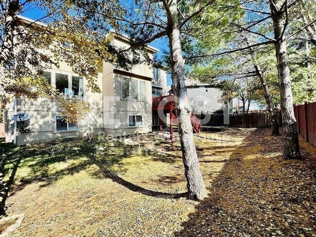 Building Photo - 5 Bedroom Home in Overland Park