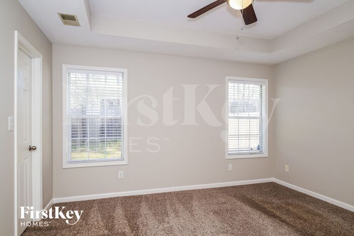 Building Photo - 1010 Wyndham Ln
