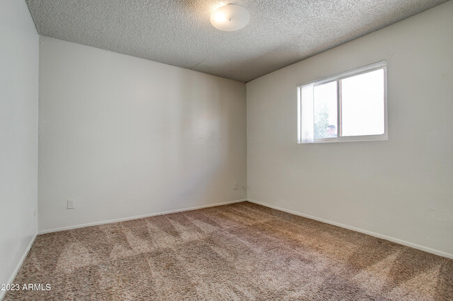 Building Photo - 7850 E Glenrosa Ave