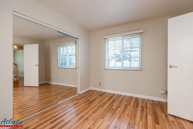 Building Photo - Lovely Home | Hardwood Flooring | Bonus Room