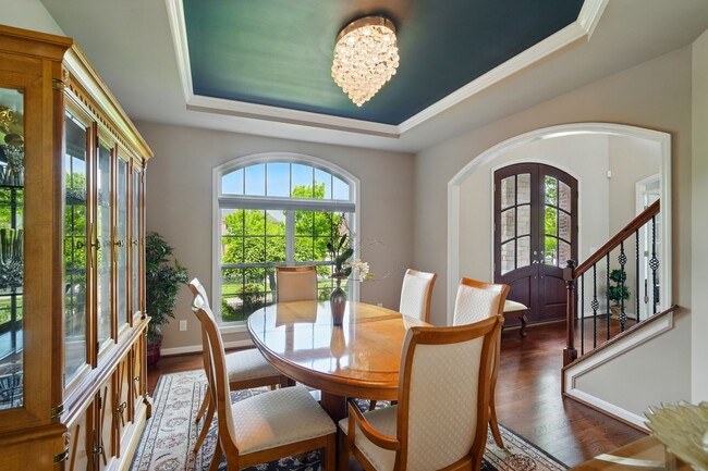 Building Photo - Five Bedroom House in Deerfield Township!