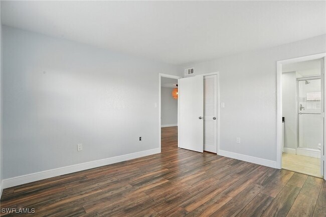 Building Photo - 170 Turtle Lake Ct