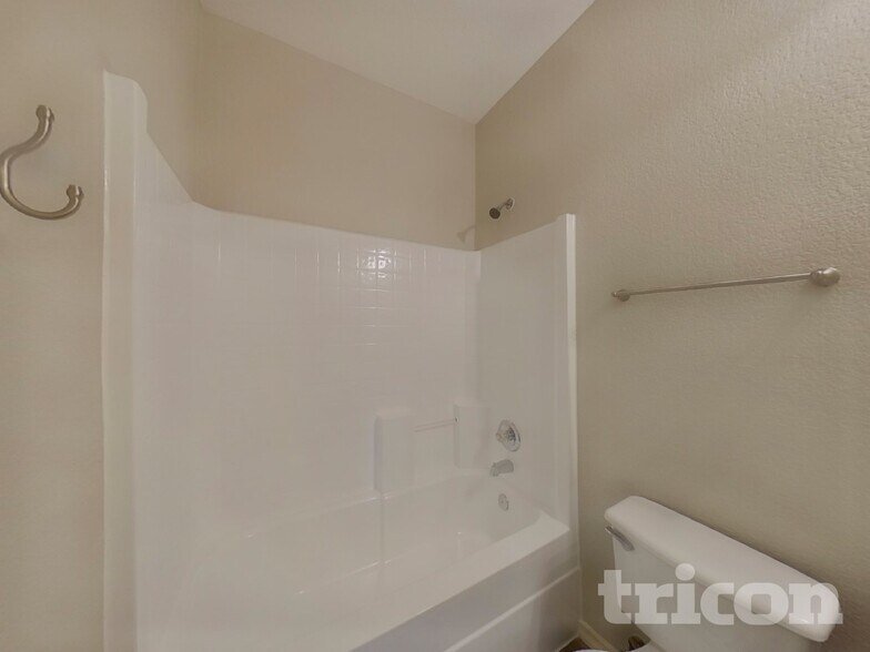 Building Photo - 925 Buffalo Springs Dr