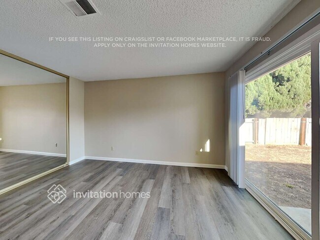 Building Photo - 301 Old River Dr