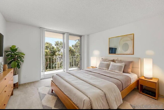 Building Photo - "Chic 1-Bedroom Oasis with Modern Elegance...