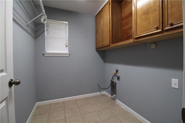 Building Photo - 11505 Oltons Bluff Cove