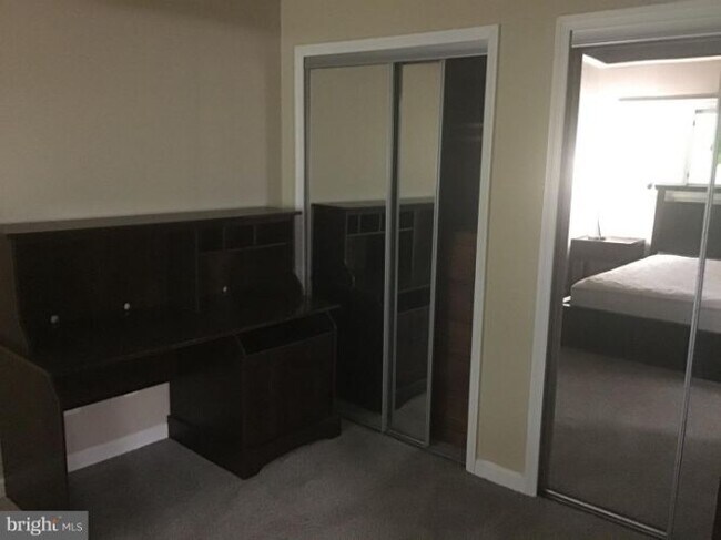 Building Photo - 4381 Americana Dr