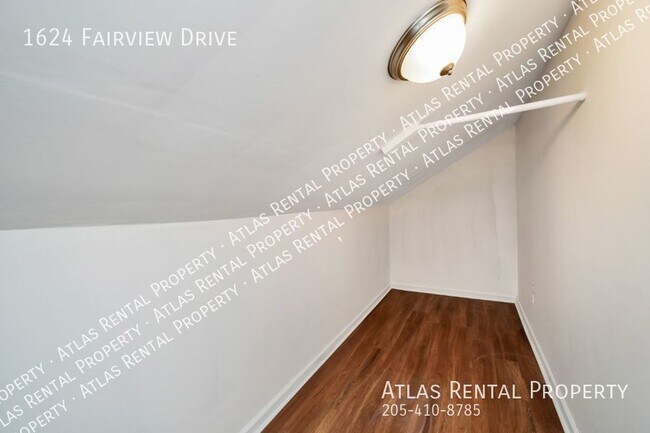 Building Photo - 1624 Fairview Dr