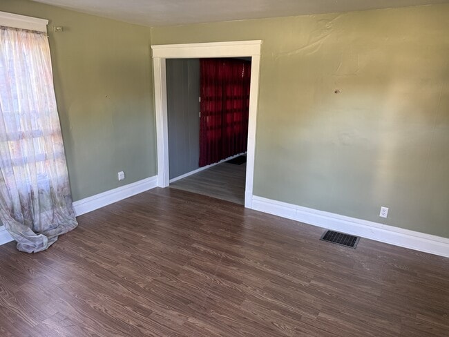 Building Photo - 365 Willis Ave