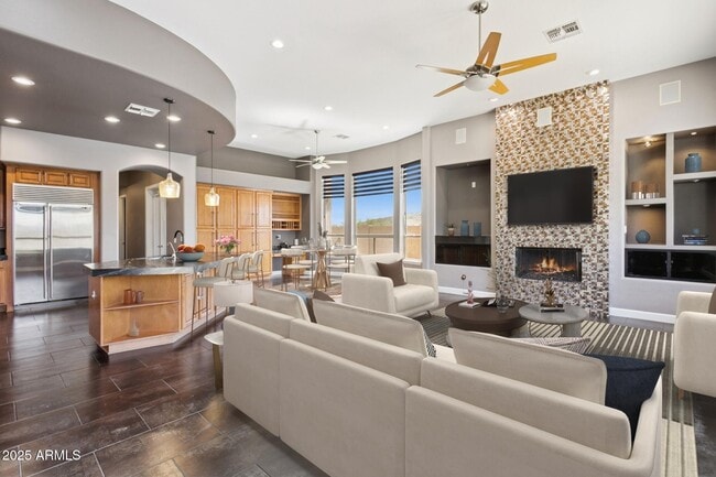 Building Photo - 14216 S 5th St