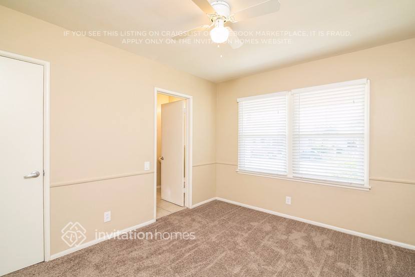 Building Photo - 2109 W Orange Grove Ave