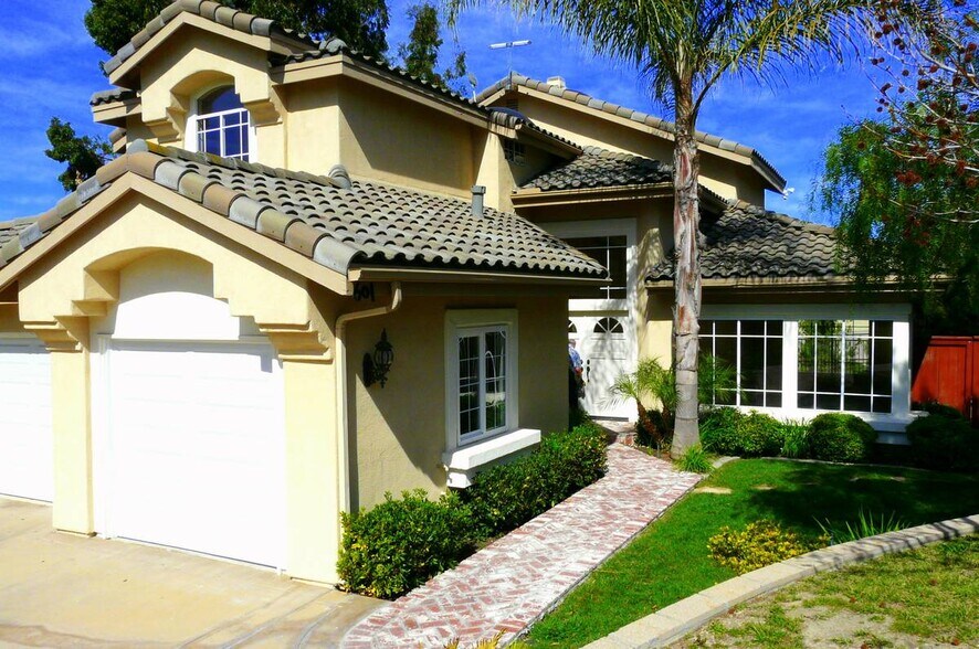 Primary Photo - 601 Aliento Ct