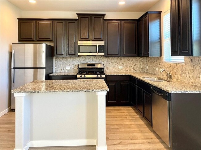 Building Photo - 7320 Sunset Heights Cir