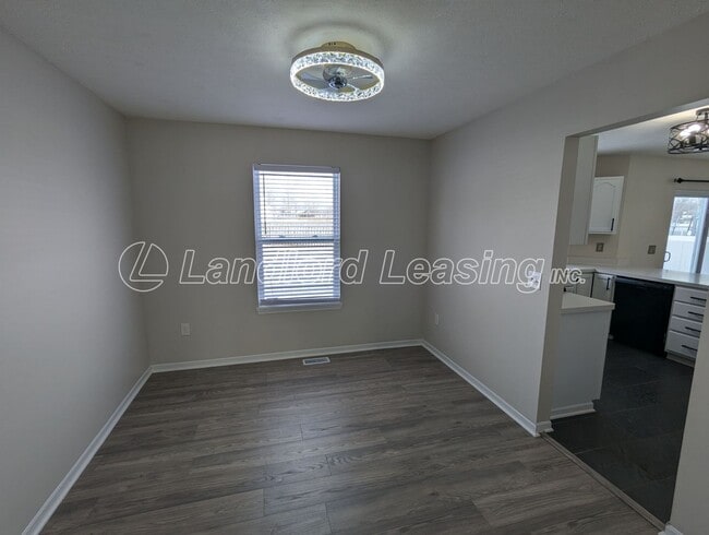 Building Photo - 35330 Oxford Ct