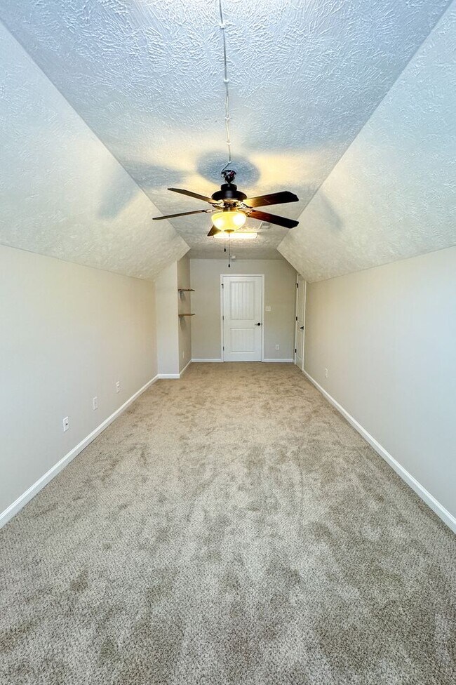 Building Photo - 2423 Kimbolton Drive