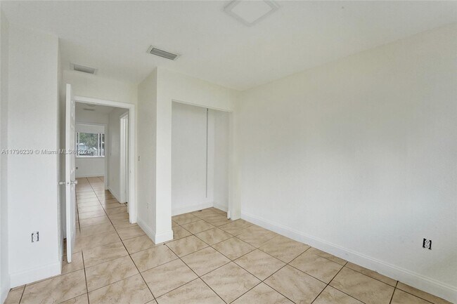 Building Photo - 1154 NW 103rd St