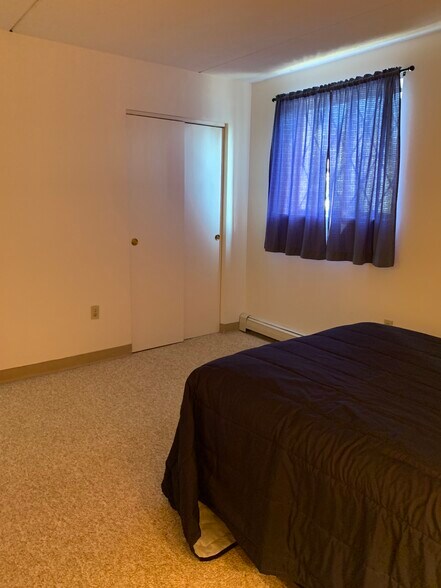 Building Photo - 303 Lowell St