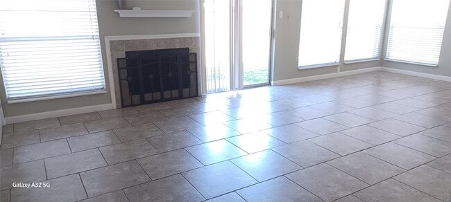 Building Photo - 2106 Wilshire Park Dr