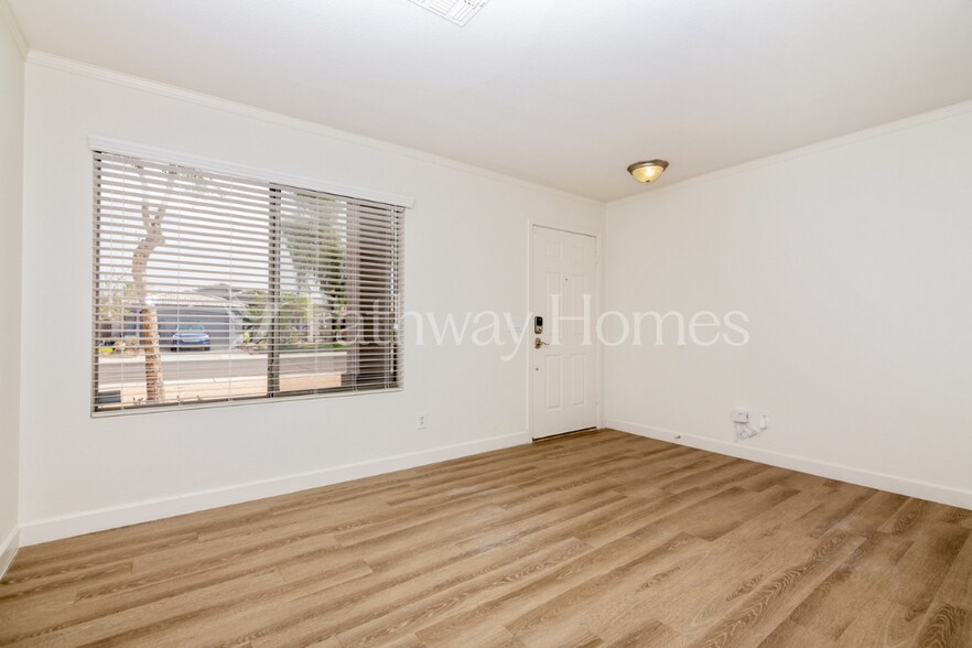 Building Photo - 8839 W Manzanita Dr