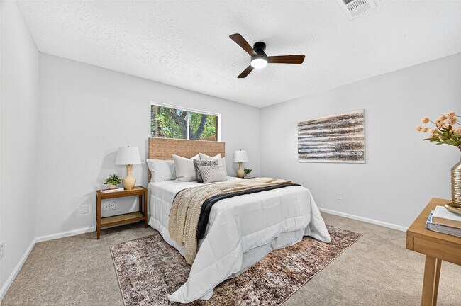 Building Photo - 10726 Buffalo Bend Dr