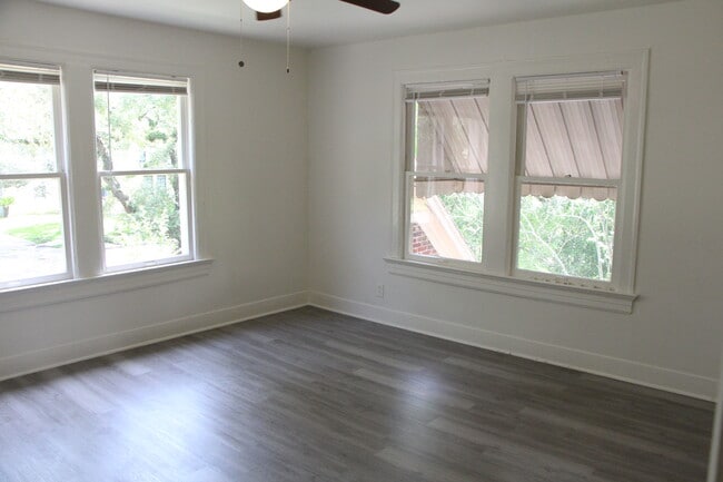 Building Photo - 2370 Harrison Ave