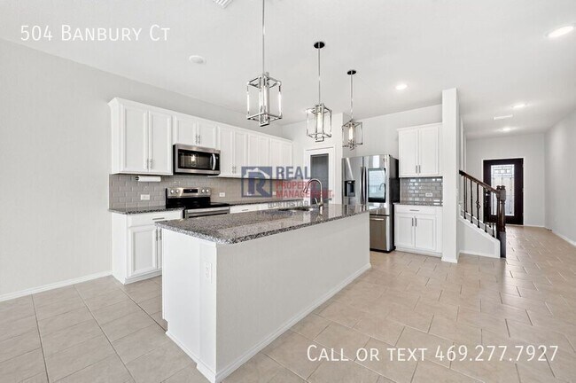 Building Photo - 504 Banbury Ct