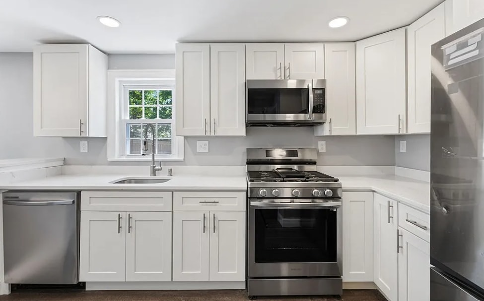 Building Photo - 71 Gladeside Ave