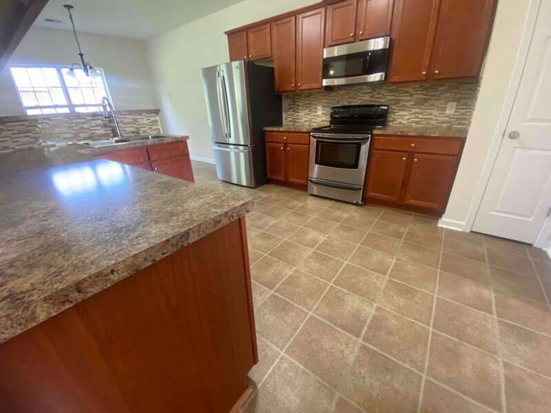 Building Photo - 102 Privett Ct