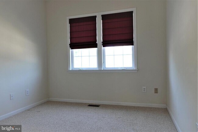 Building Photo - 1115 Crestfield Dr