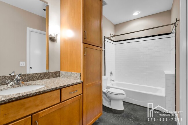 Building Photo - 620 Glen Iris Dr NE