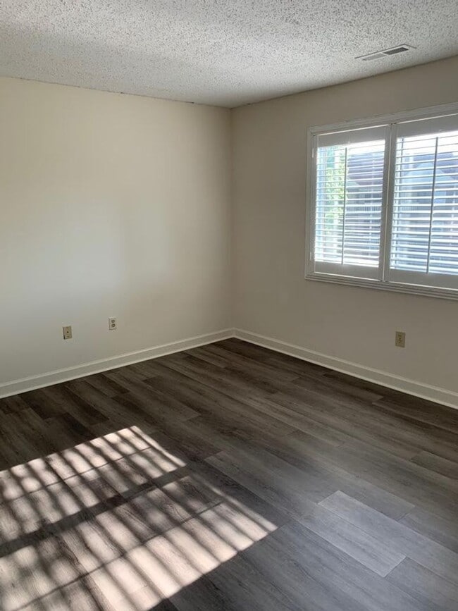 Building Photo - 1 BED 1 BATH CONDO AT MYRTLE GREENS