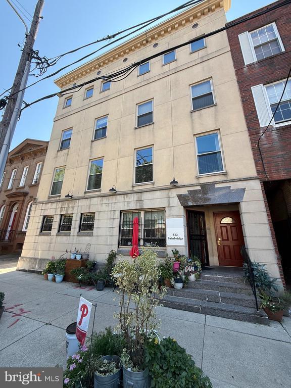 Primary Photo - 322-26 Bainbridge St